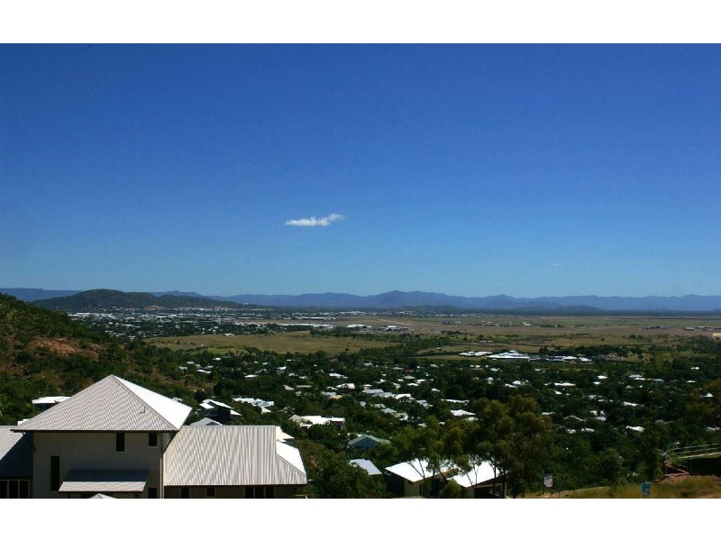 15-17 The Point, Castle Hill QLD 4810