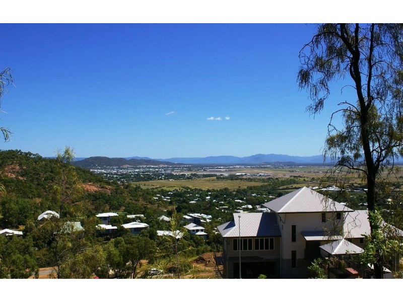 15-17 The Point, Castle Hill QLD 4810