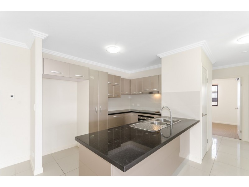 40/319 Angus Smith Drive, Douglas QLD 4814