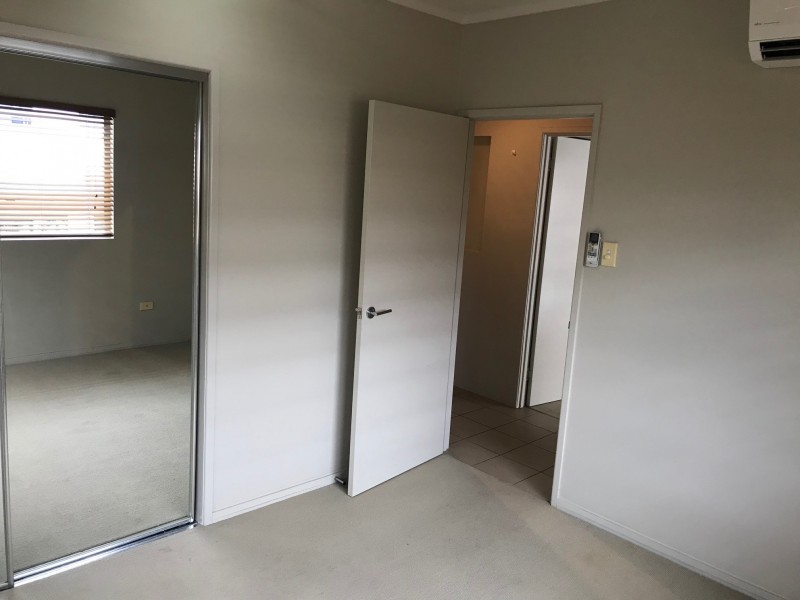 1/237 Riverside Boulevard, Douglas QLD 4814