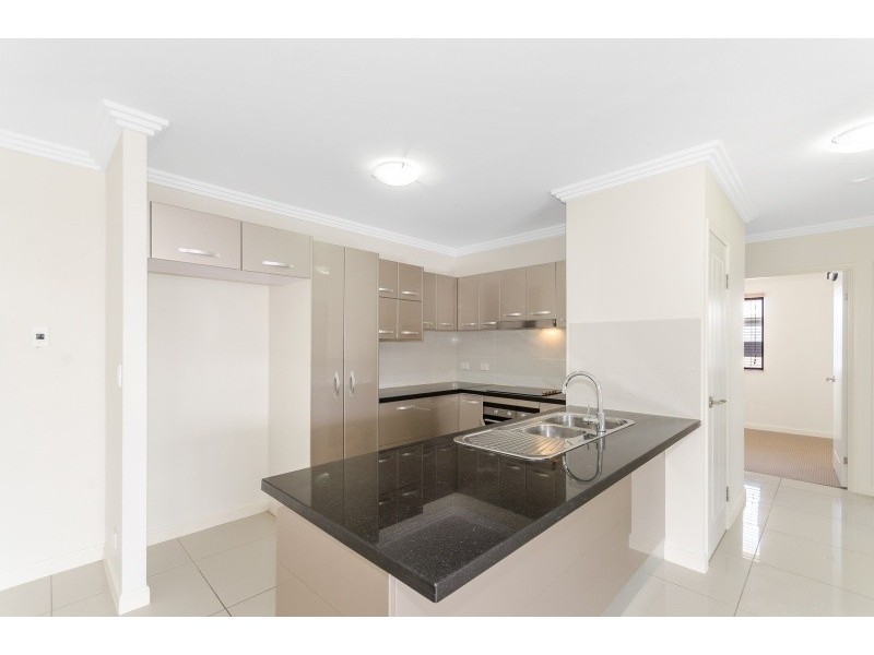 40/319 Angus Smith Drive, Douglas QLD 4814