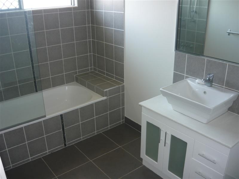 Bushland Beach QLD 4818