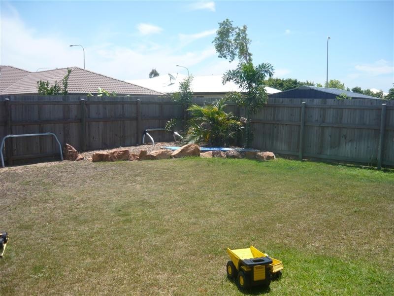 Bushland Beach QLD 4818