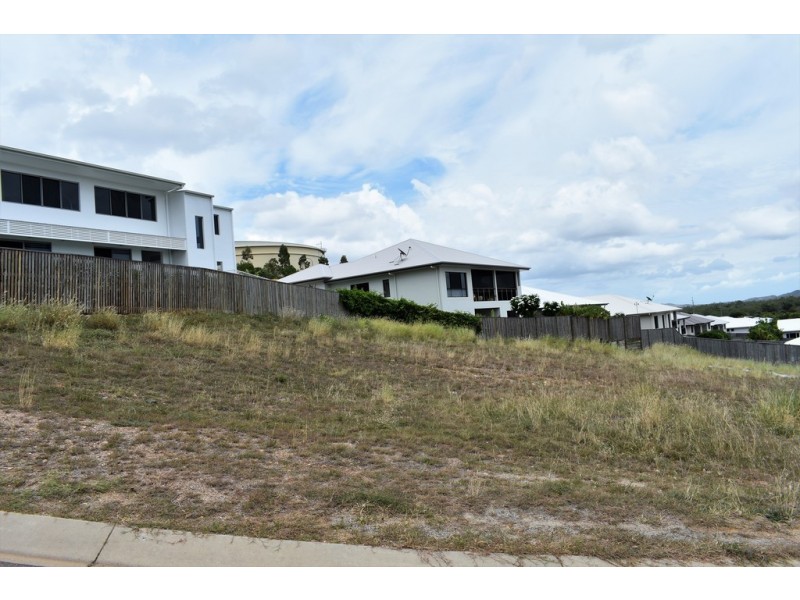 4 Klewarra Boulevard, Douglas QLD 4814