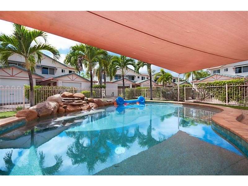 West End QLD 4810