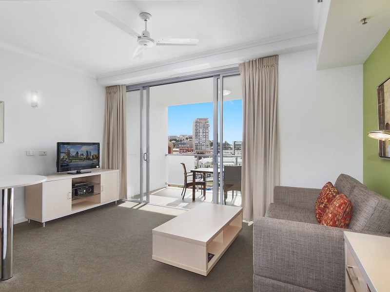 802/2 Dibbs Street, South Townsville QLD 4810