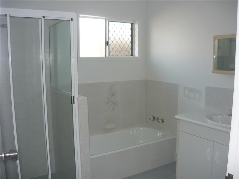 97 Kern Brothers Drive, Kirwan QLD 4817