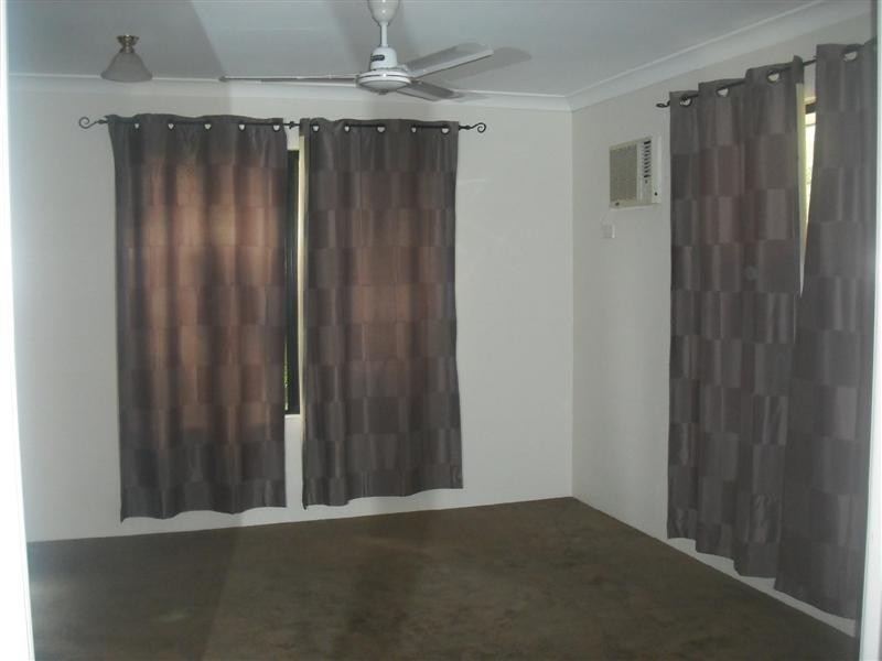 9 Pacific Avenue, Bushland Beach QLD 4818