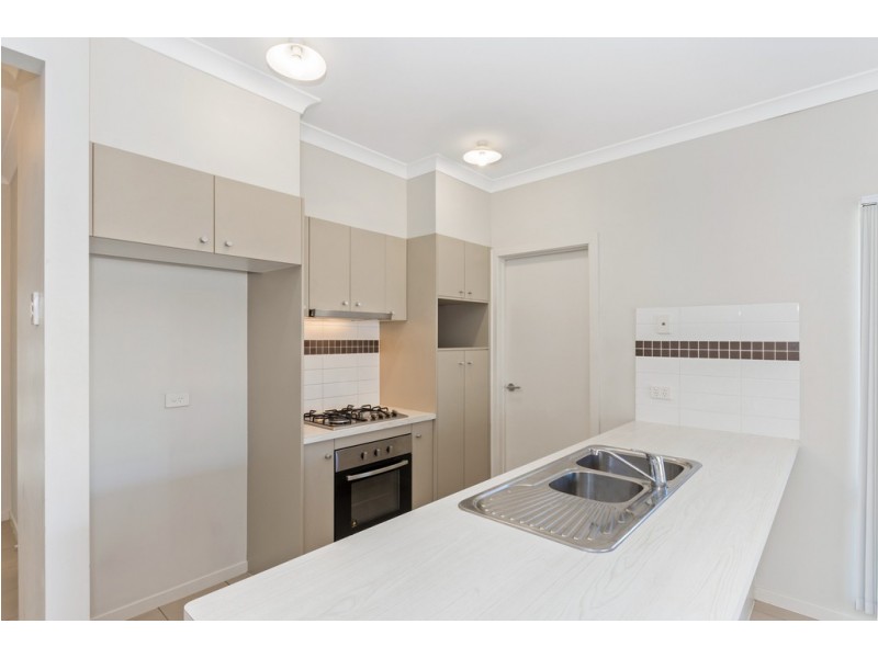 8 Dunlop Street, Kelso QLD 4815