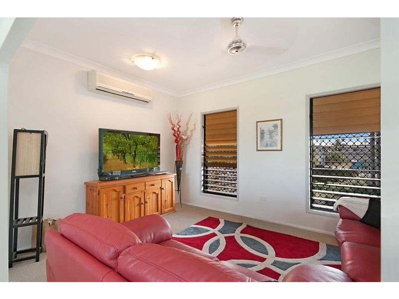 Bushland Beach QLD 4818