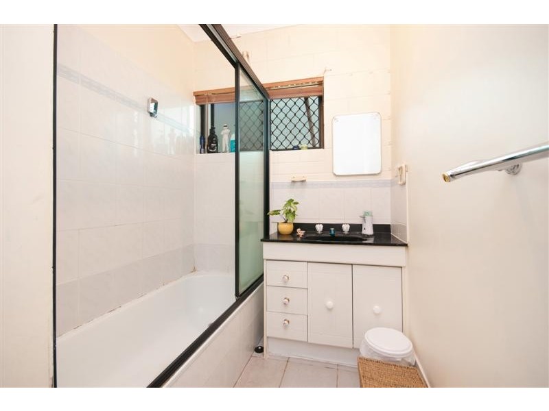 21 Leila Avenue, Rasmussen QLD 4815