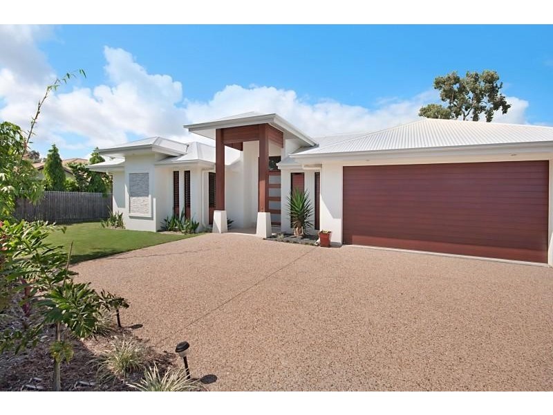 Bushland Beach QLD 4818