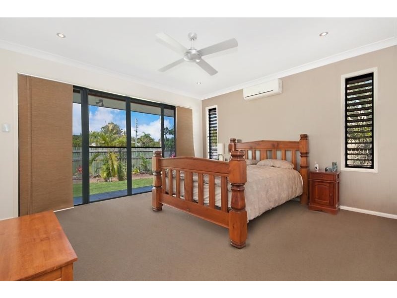 Bushland Beach QLD 4818