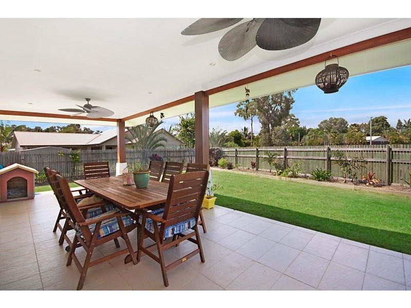 Bushland Beach QLD 4818