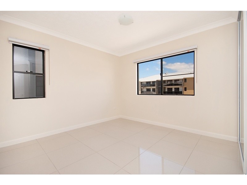 309 Angus Smith Dr, Douglas QLD 4814