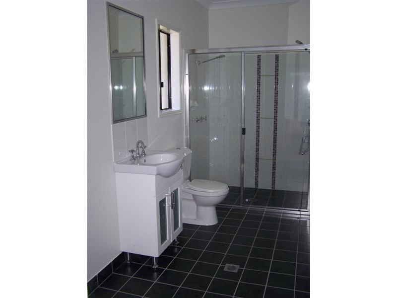 Bushland Beach QLD 4818