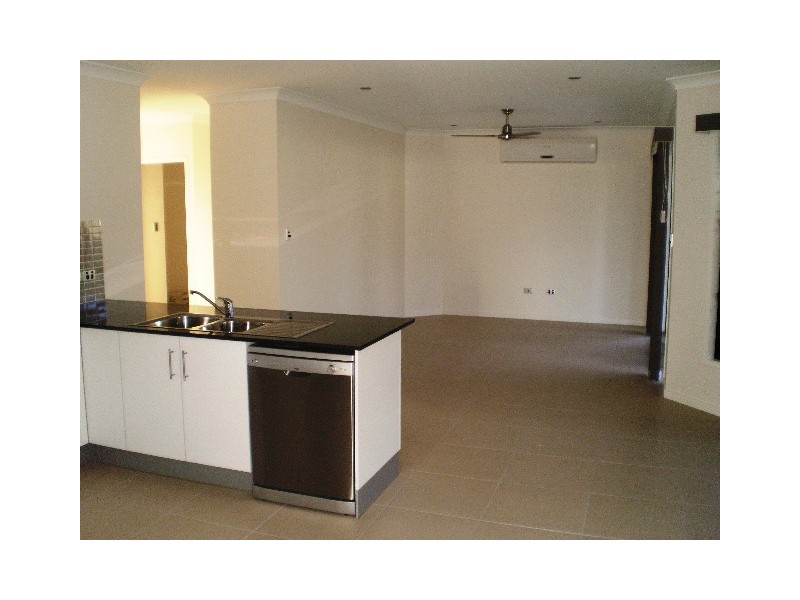 1 Chislett Ct, Mount Low QLD 4818