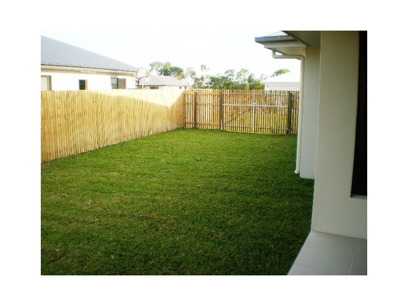 1 Chislett Ct, Mount Low QLD 4818
