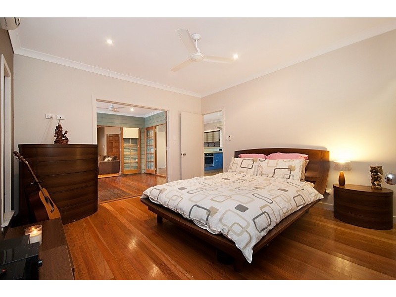 17 Sheerwater Parade, Douglas QLD 4814