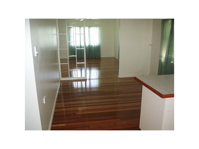 52 Wentworth St, Mundingburra QLD 4812