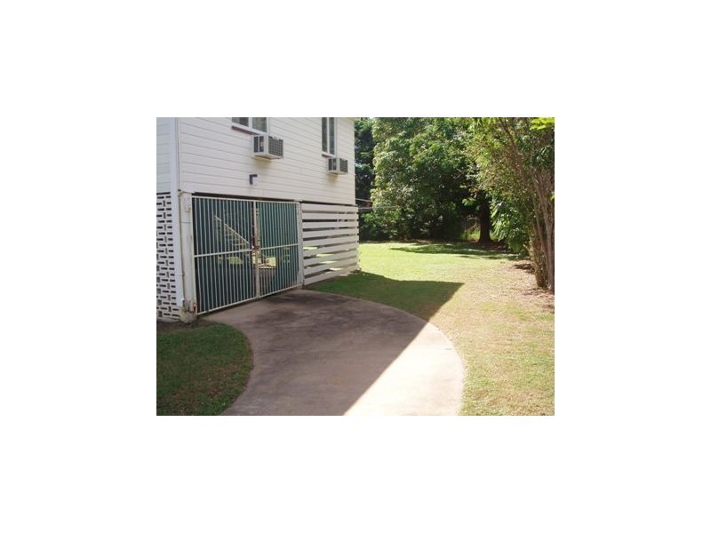 52 Wentworth St, Mundingburra QLD 4812