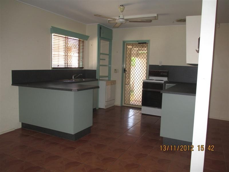 10 Ernest St, West End QLD 4810