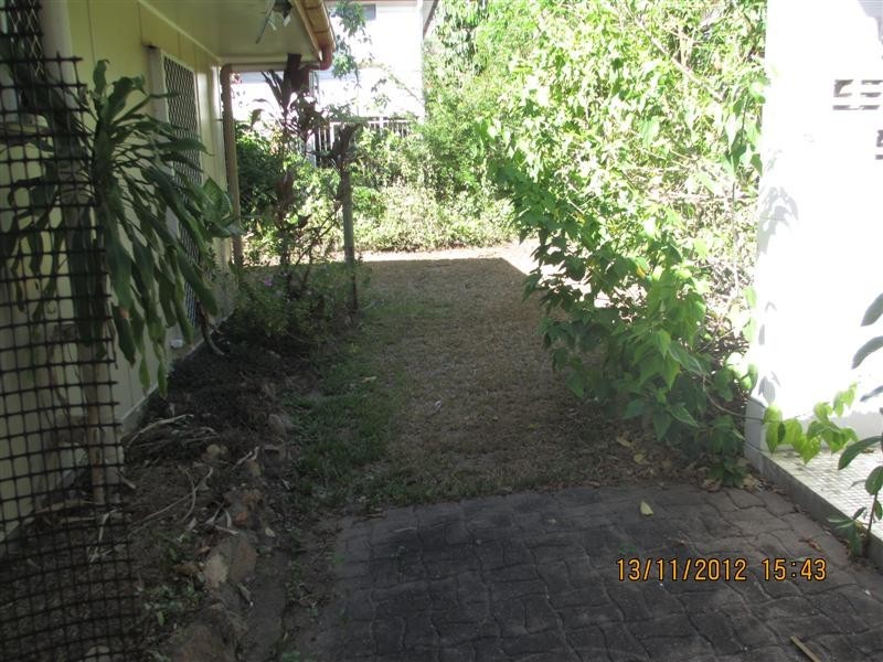 10 Ernest St, West End QLD 4810