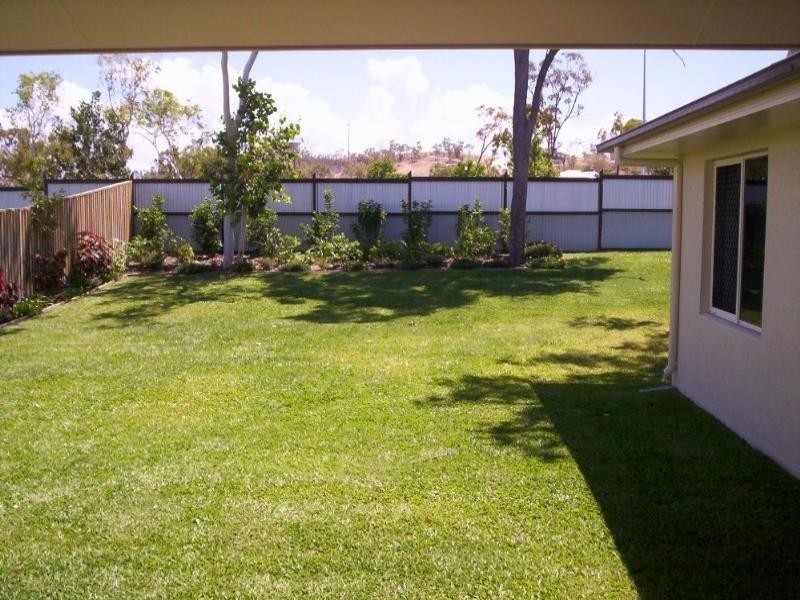 46 Donostia Cres, Bushland Beach QLD 4818