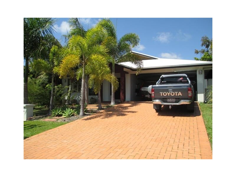 48 Donostia Cres, Bushland Beach QLD 4818