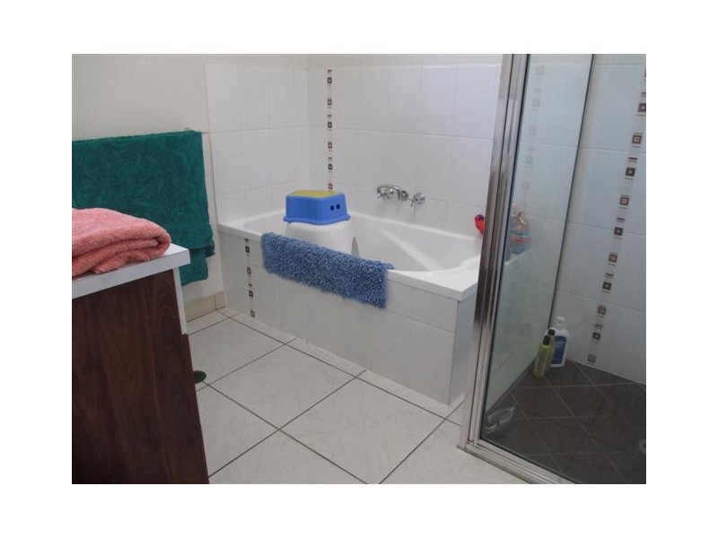 48 Donostia Cres, Bushland Beach QLD 4818