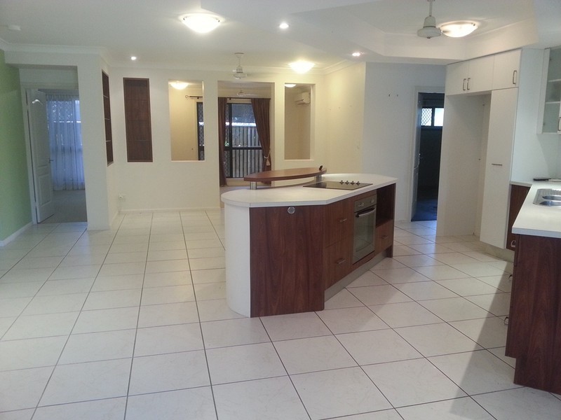 48 Donostia Cres, Bushland Beach QLD 4818