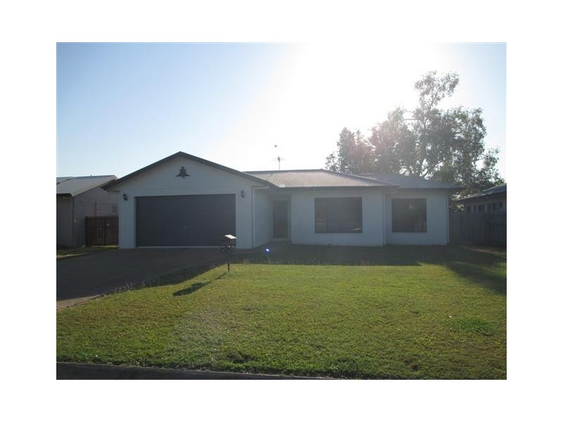 15 Heather Ave, Rasmussen QLD 4815