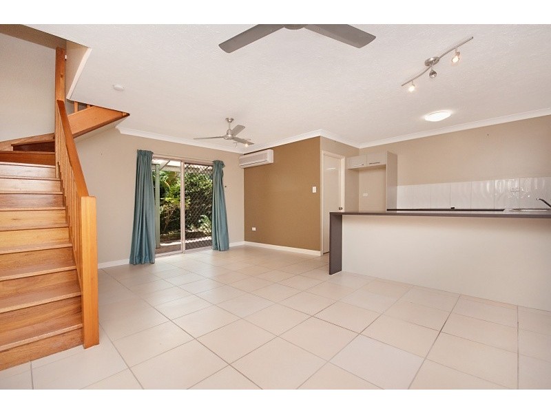 2/7 Alroy Street, Pimlico QLD 4812