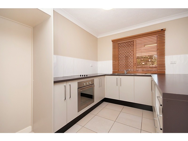 2/7 Alroy Street, Pimlico QLD 4812