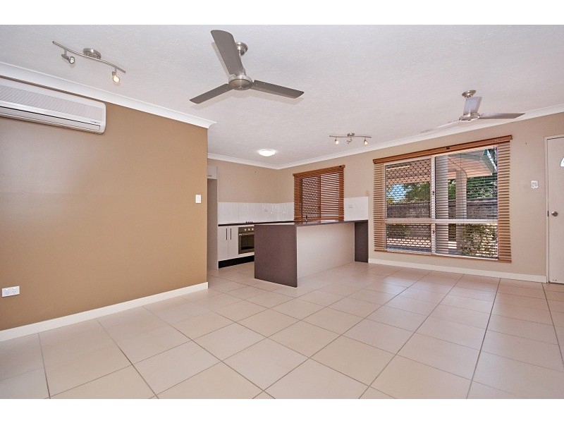 2/7 Alroy Street, Pimlico QLD 4812