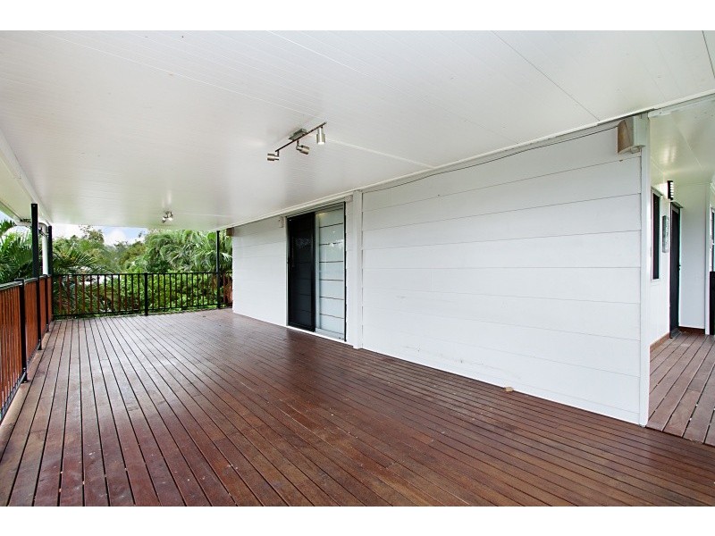 6 Yanda Court, Mount Louisa QLD 4814