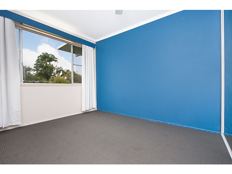 6 Yanda Court, Mount Louisa QLD 4814