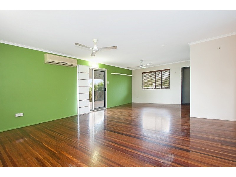 6 Yanda Court, Mount Louisa QLD 4814
