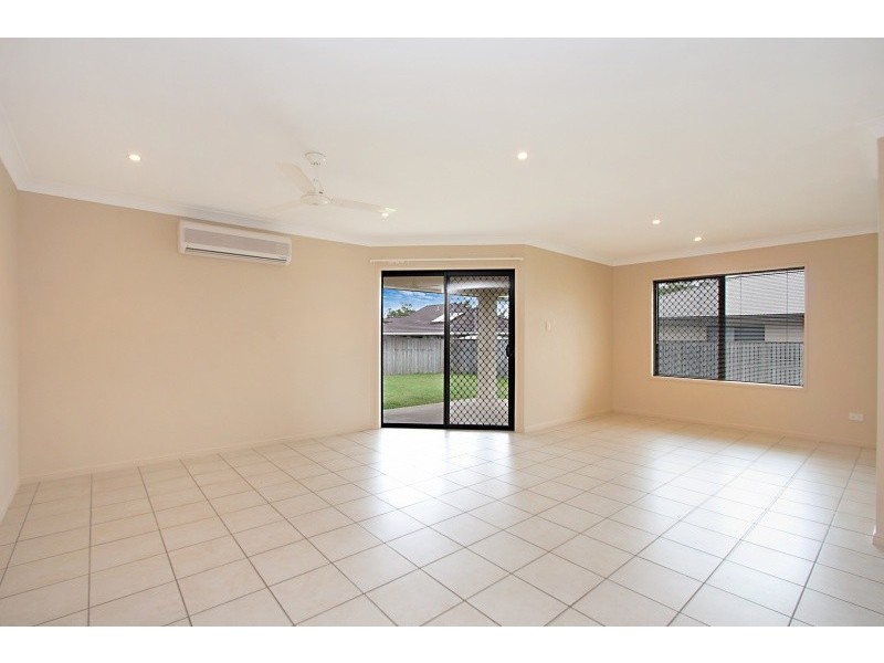 12 Henning Court, Bushland Beach QLD 4818