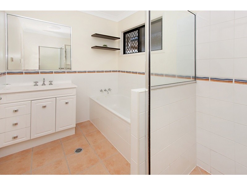 54 Riverbend Dr, Douglas QLD 4814