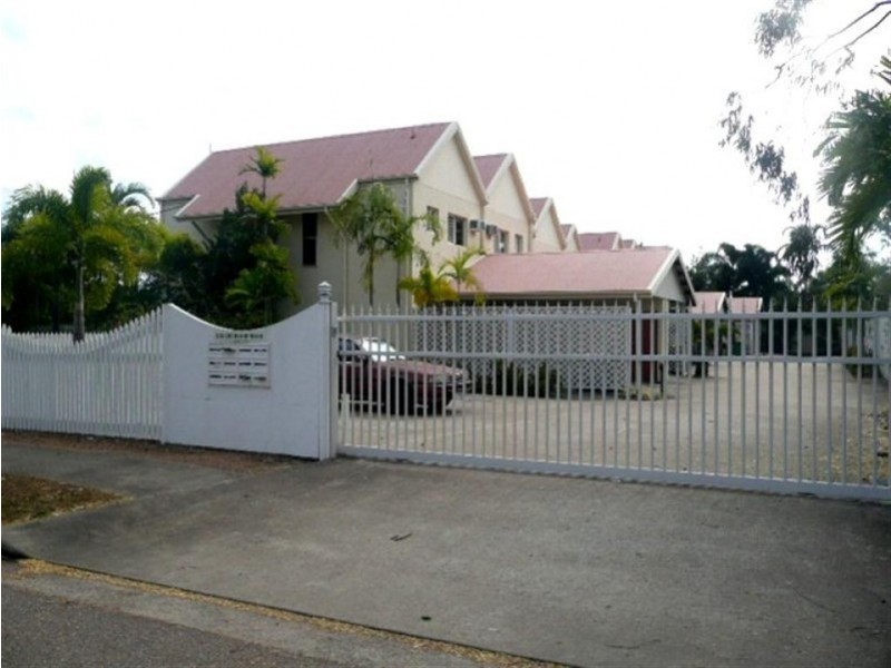 8/103 HAROLD ST, West End QLD 4810