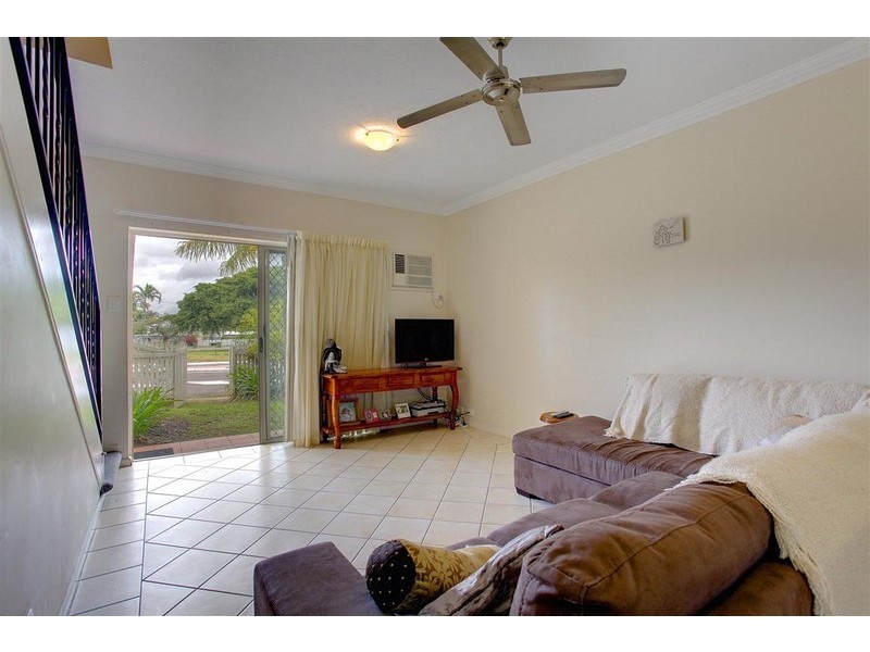 8/103 HAROLD ST, West End QLD 4810