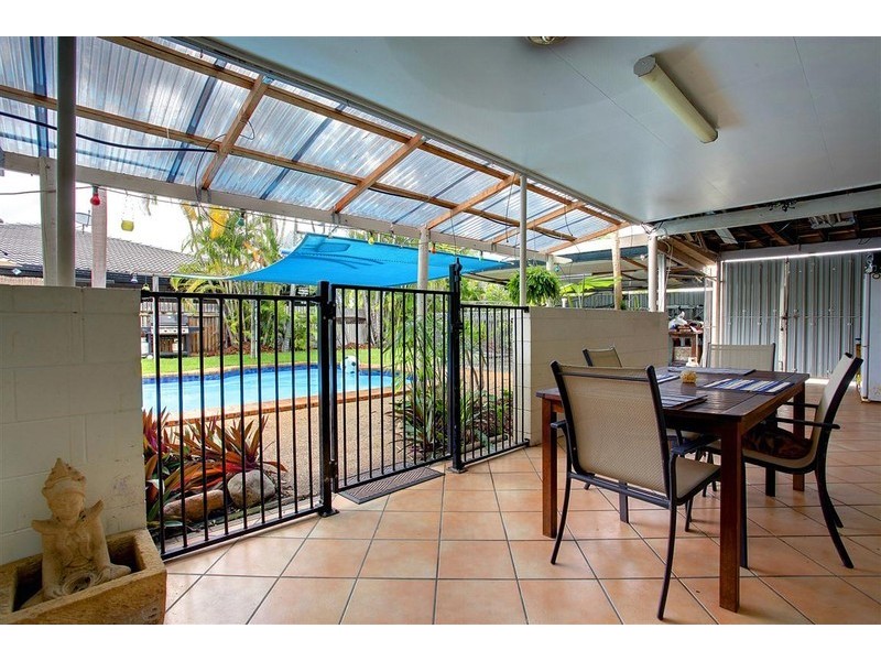 1 Wandella Cr, Cranbrook QLD 4814