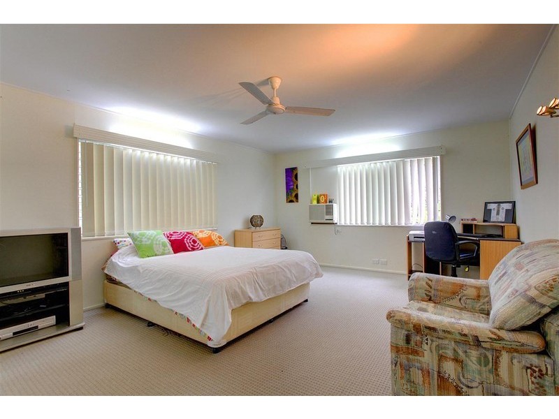 1 Wandella Cr, Cranbrook QLD 4814