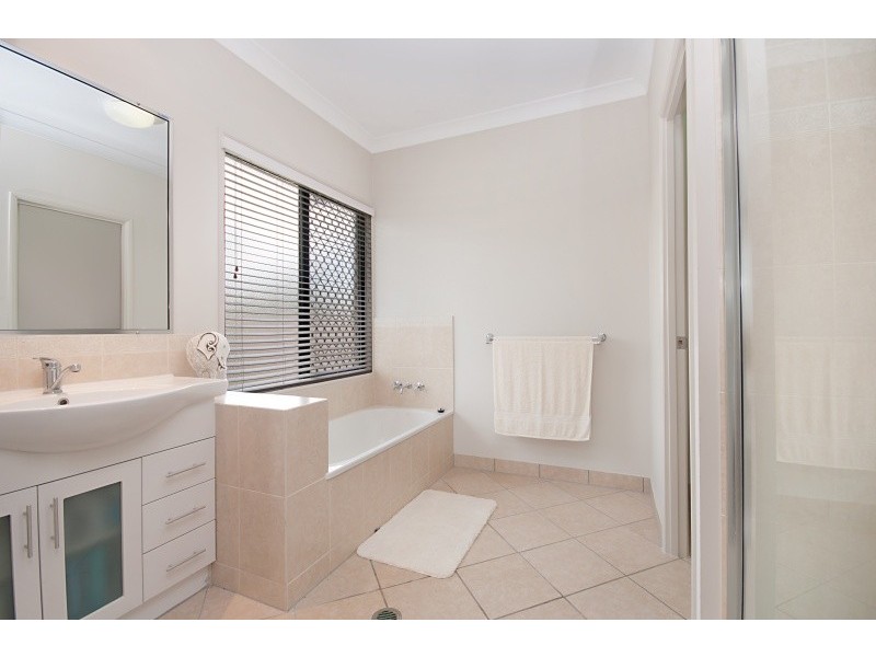 9 Midyim Court, Mount Low QLD 4818