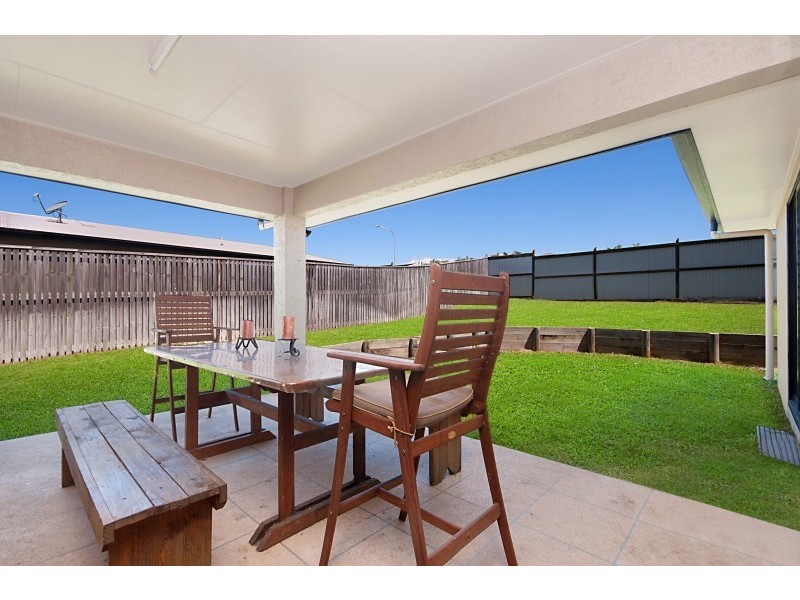6 Mentmore Court, Bushland Beach QLD 4818