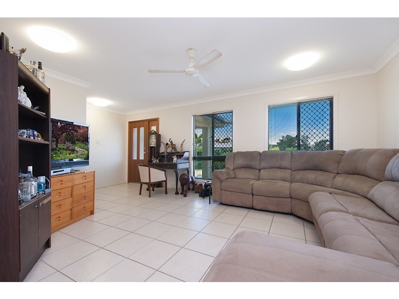 6 Mentmore Court, Bushland Beach QLD 4818