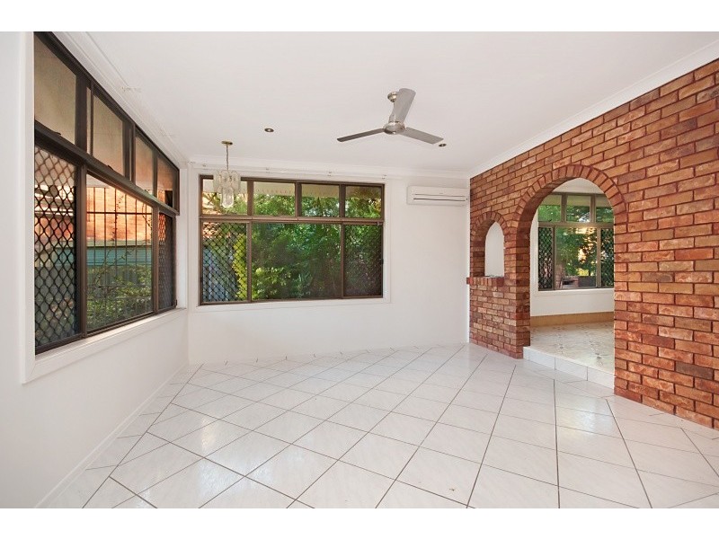 11 Winston Crescent, Kirwan QLD 4817