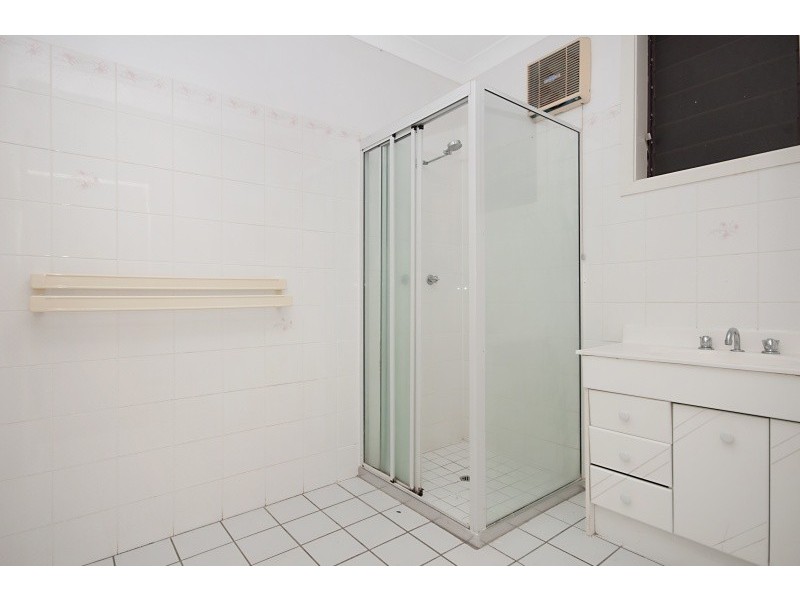 11 Winston Crescent, Kirwan QLD 4817