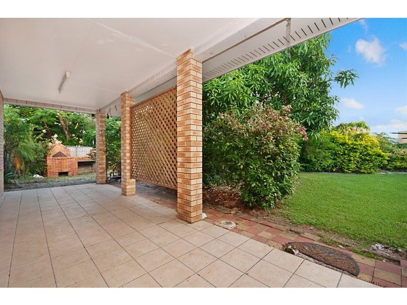 11 Winston Crescent, Kirwan QLD 4817